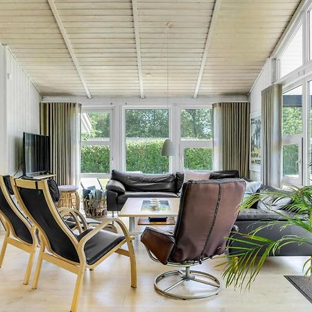 Cozy Home In Gilleleje With Indoor Swimming Pool エクステリア 写真